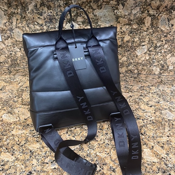 DKNY POLA FOLD OVER purse/backpack - Picture 3 of 4